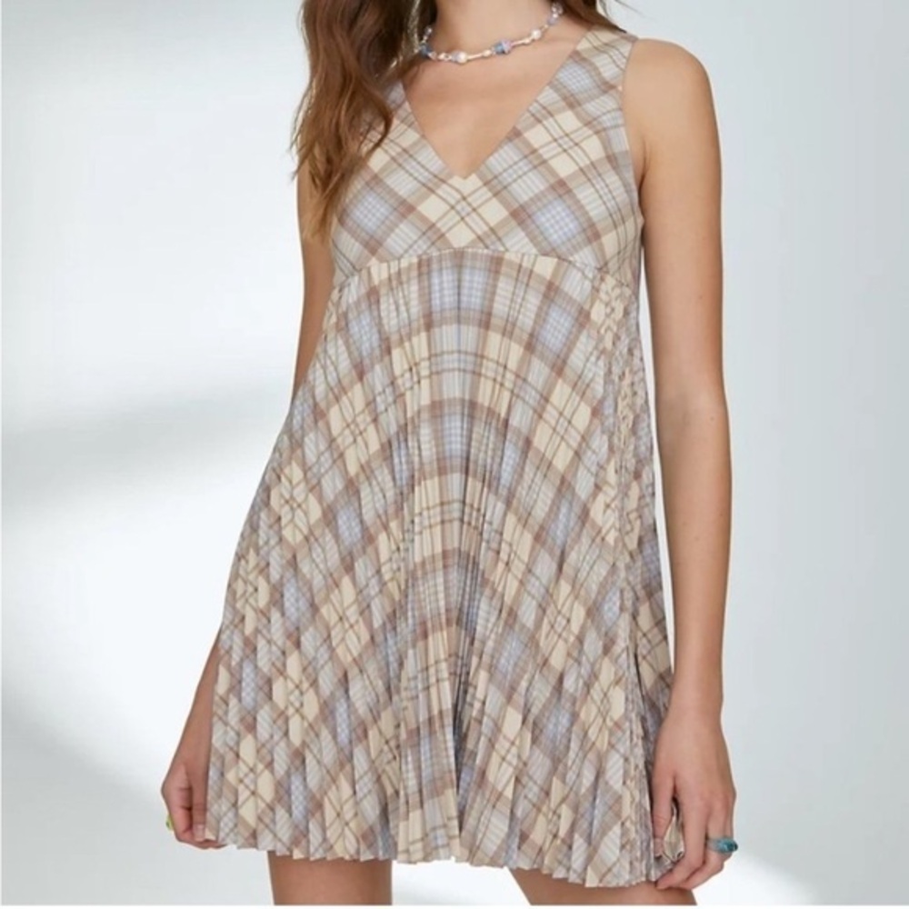 SUNDAY BEST | Aritzia “Trish” dress pleated v-neck blue brown plaid medium